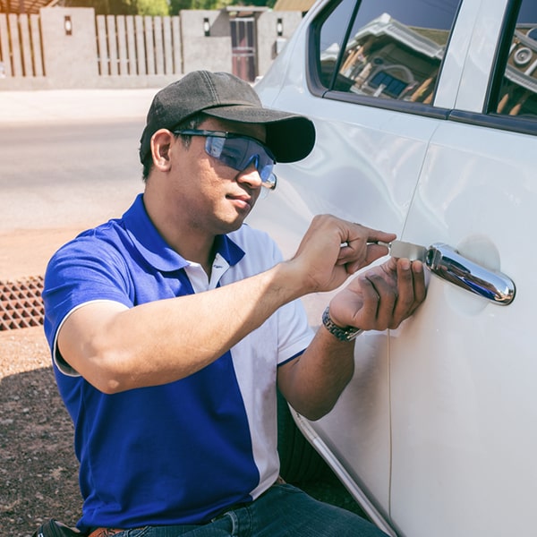 la cerrajería de autos utiliza equipos y herramientas de última generación